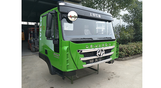 红岩杰狮驾驶室